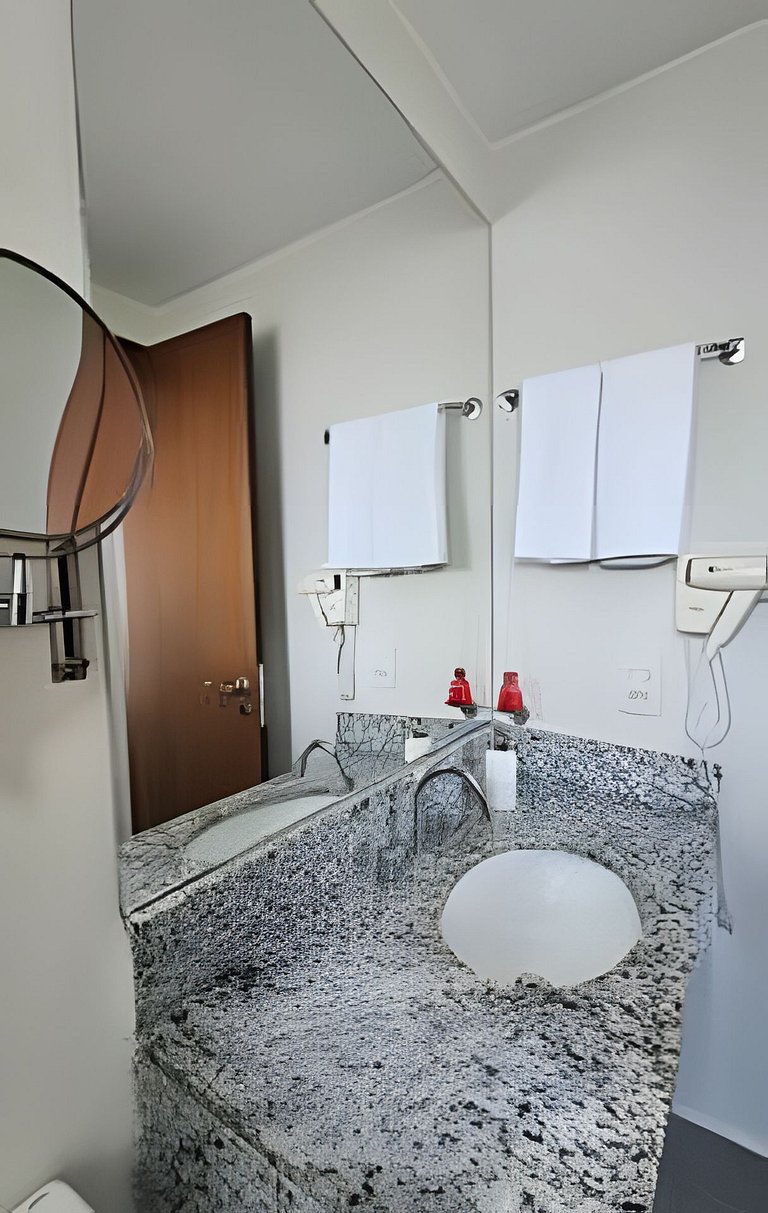 Apto na Barra com Cozinha e Garagem 14BL2