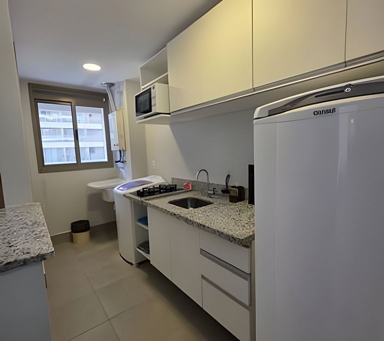 Apto na Barra com Cozinha, Garagem 9BL2