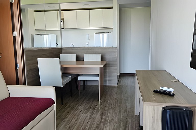 Apto na Barra com Cozinha e Garagem 8BL2
