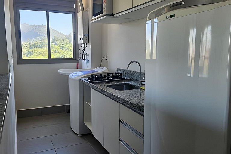 Apto na Barra com Cozinha e Garagem 8BL2
