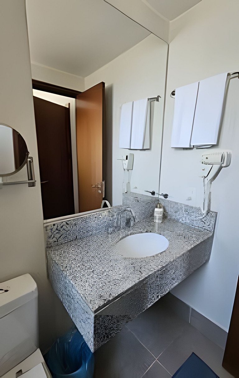 Apto na Barra com Cozinha e Garagem 8BL2