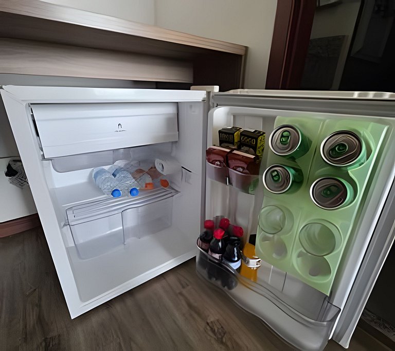Suíte na Barra Garagem Micro-ondas e TV 50" 121BL2