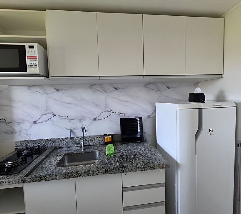 Apto na Barra com Cozinha e Garagem 122BL2