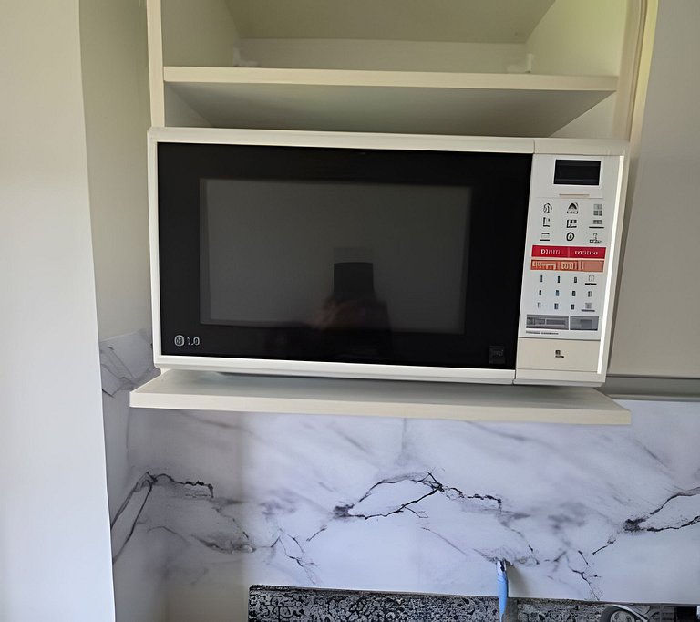 Apto na Barra com Cozinha e Garagem 122BL2