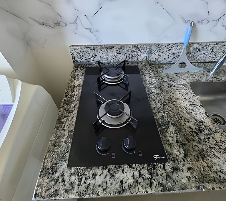 Apto na Barra com Cozinha e Garagem 122BL2