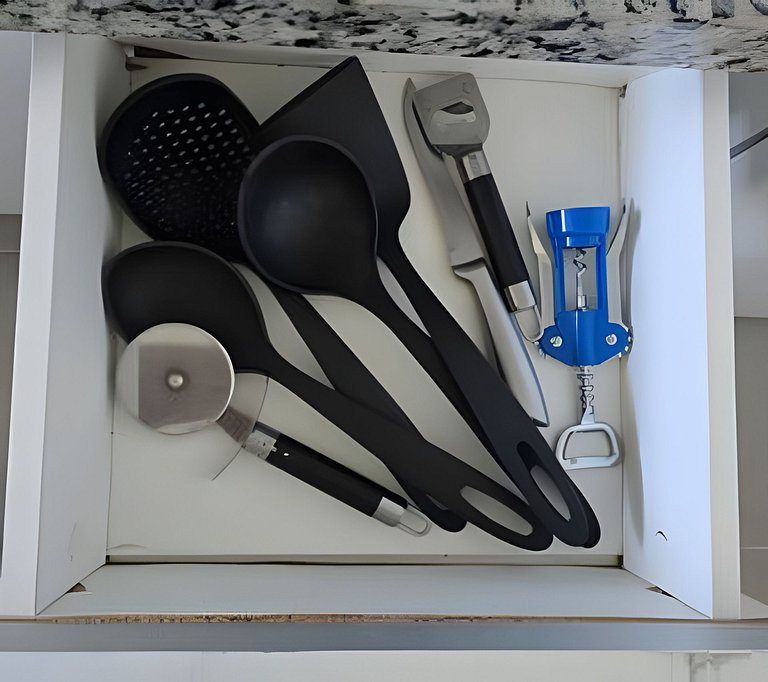 Apto na Barra com Cozinha e Garagem 122BL2
