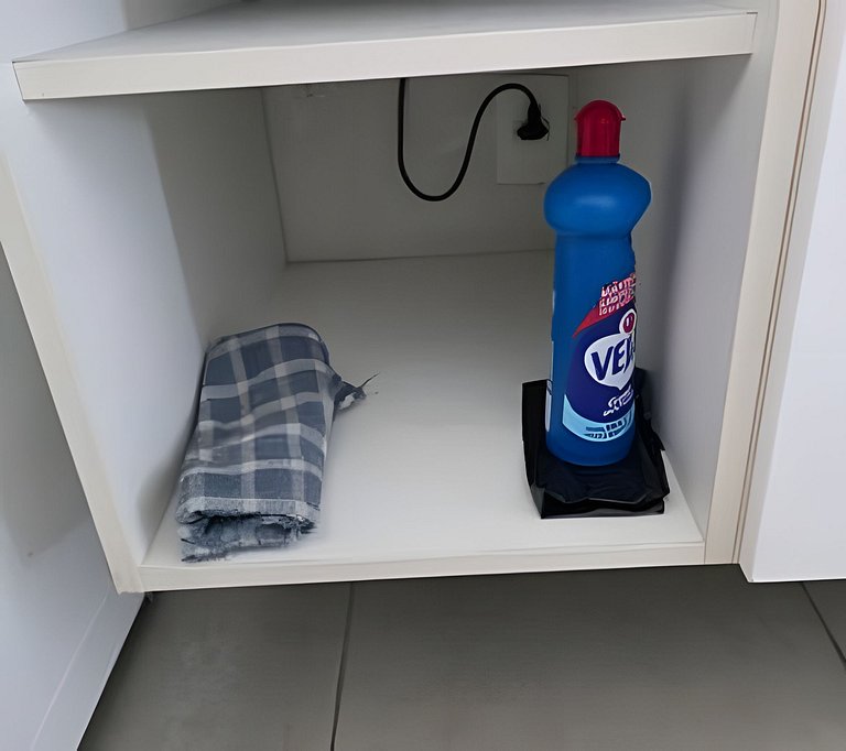 Apto na Barra com Cozinha e Garagem 122BL2