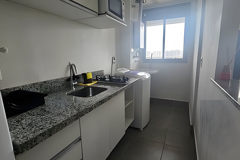 Apto na Barra com Cozinha e Garagem 121BL2