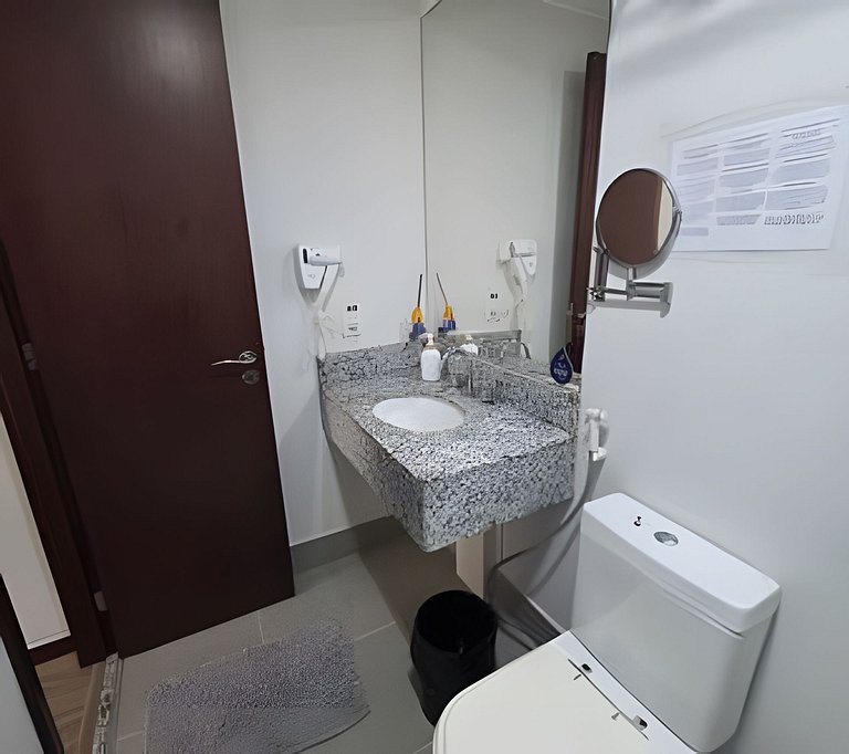 Apto na Barra com Cozinha e Garagem 3BL2