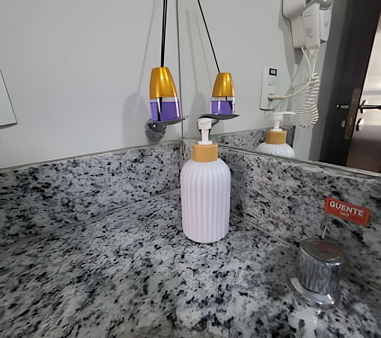 Apto na Barra com Cozinha e Garagem 3BL2