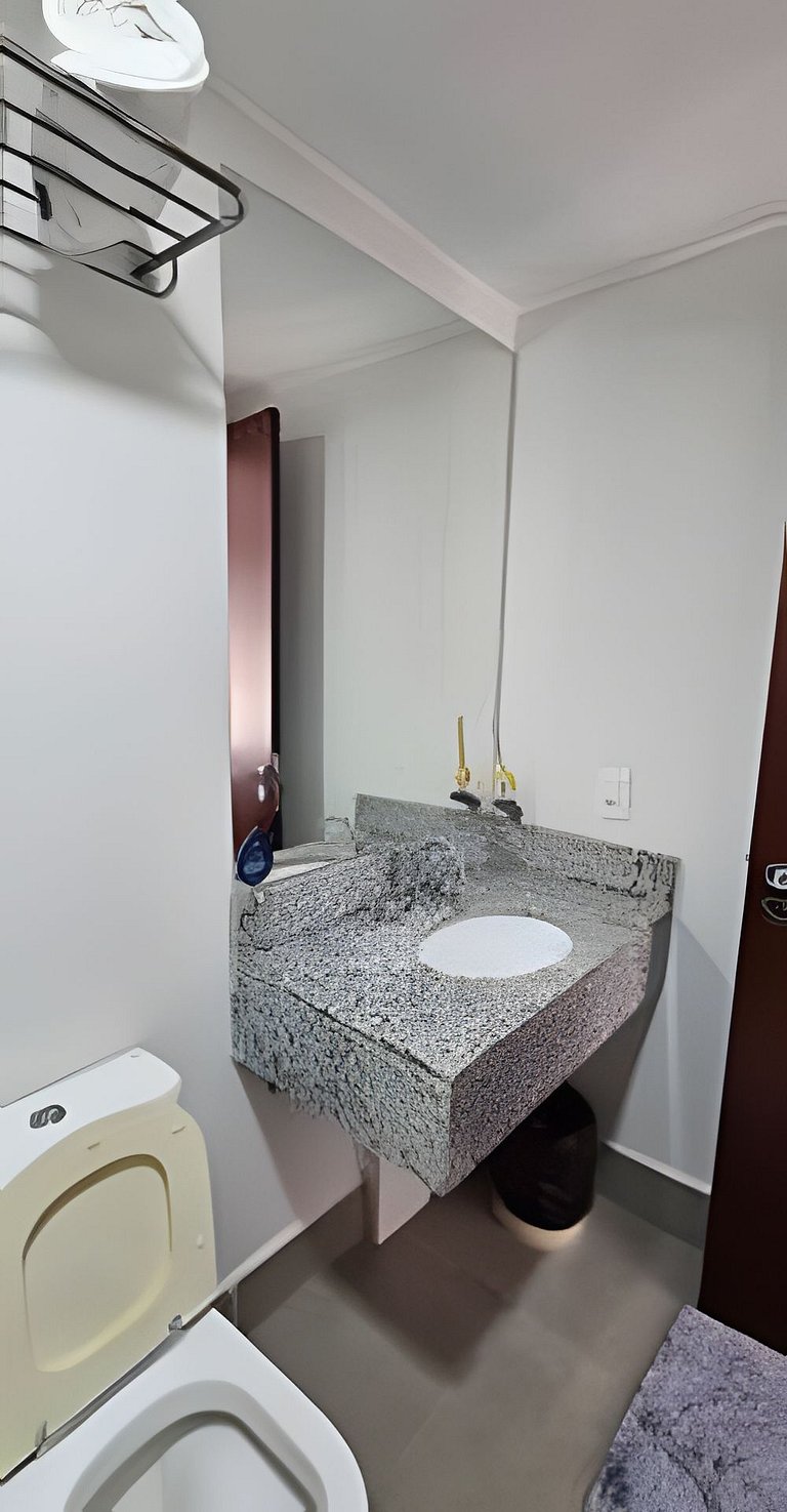 APTO na Barra com Cozinha e Garagem 162BL2