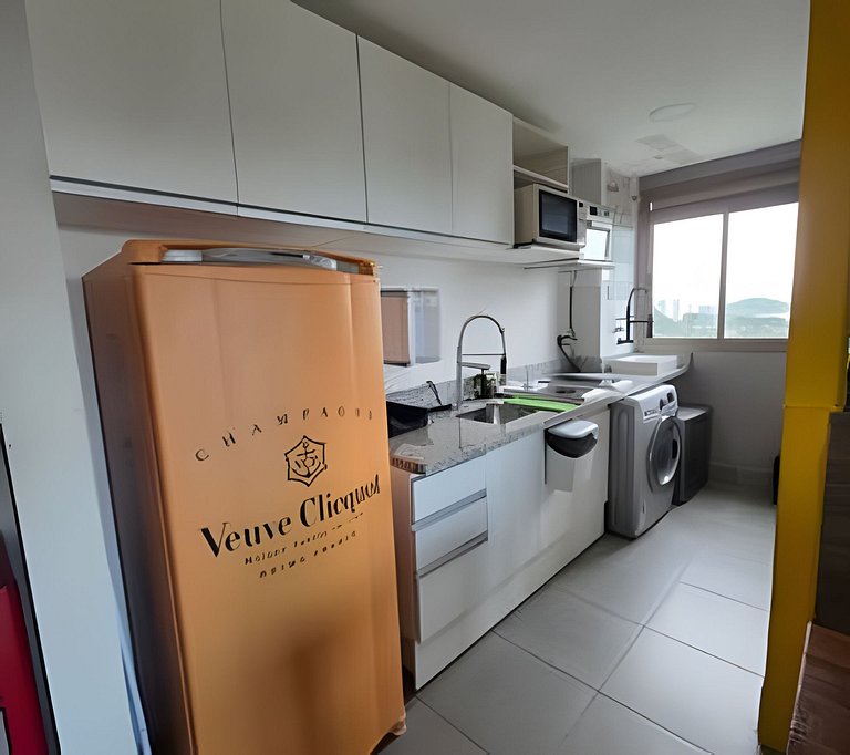 APTO na Barra com Cozinha, Garagem e TV 50" 131BL2