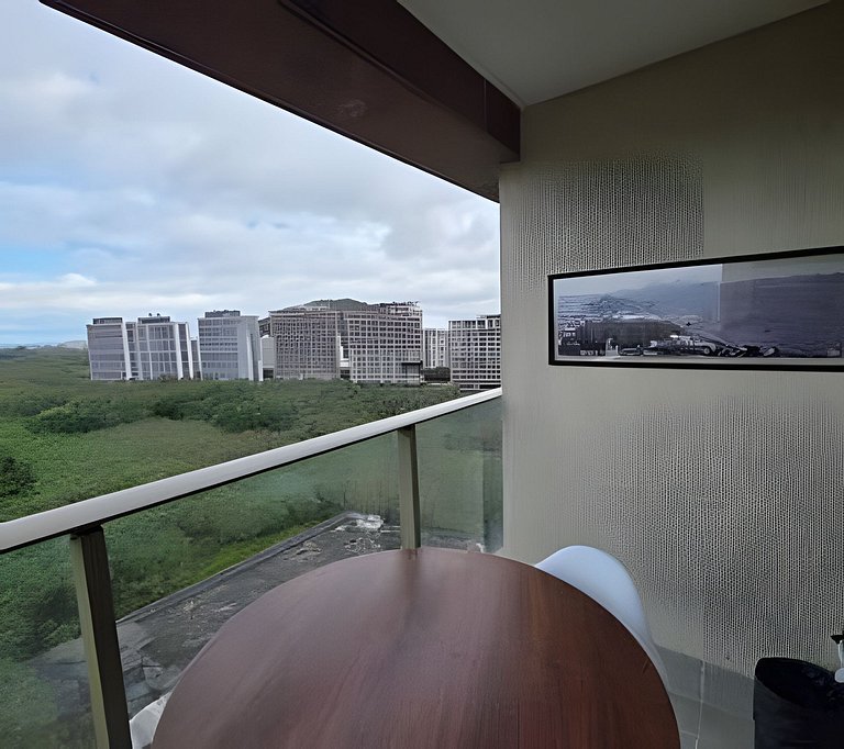 APTO na Barra com Cozinha, Garagem e TV 50" 131BL2
