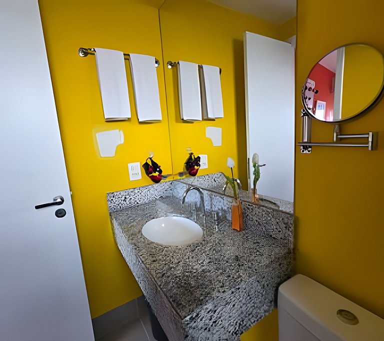 APTO na Barra com Cozinha, Garagem e TV 50" 131BL2