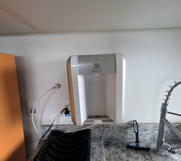 APTO na Barra com Cozinha, Garagem e TV 50" 131BL2