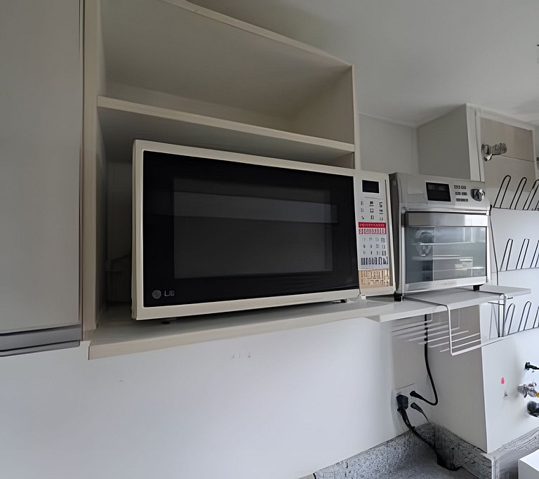 APTO na Barra com Cozinha, Garagem e TV 50" 131BL2