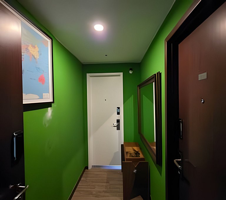 APTO na Barra com Cozinha, Garagem e TV 50" 131BL2