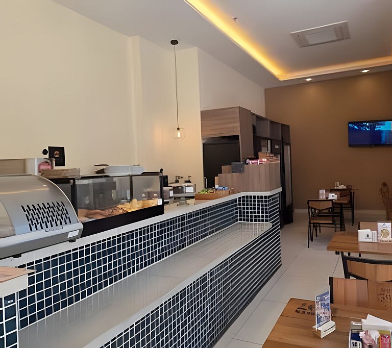 APTO na Barra com Cozinha, Garagem e TV 50" 131BL2