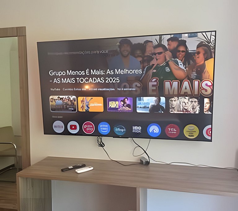 Suíte na Barra Garagem Micro-ondas e TV 65" 8BL1