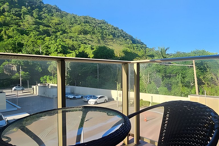 Apto na Barra com Cozinha e Garagem 1BL2
