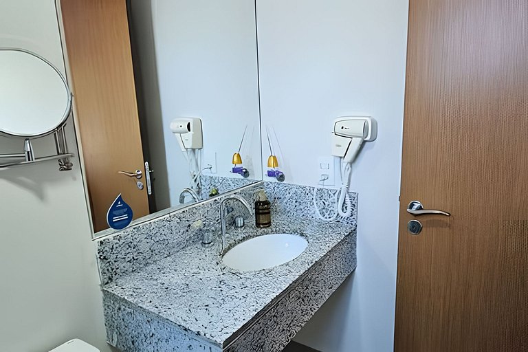 Apto na Barra com Cozinha e Garagem 1BL2