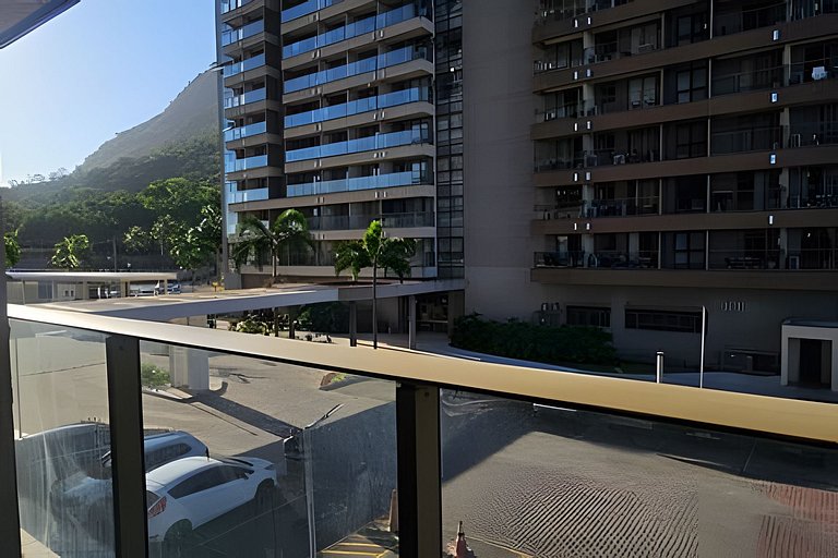 Apto na Barra com Cozinha e Garagem 1BL2