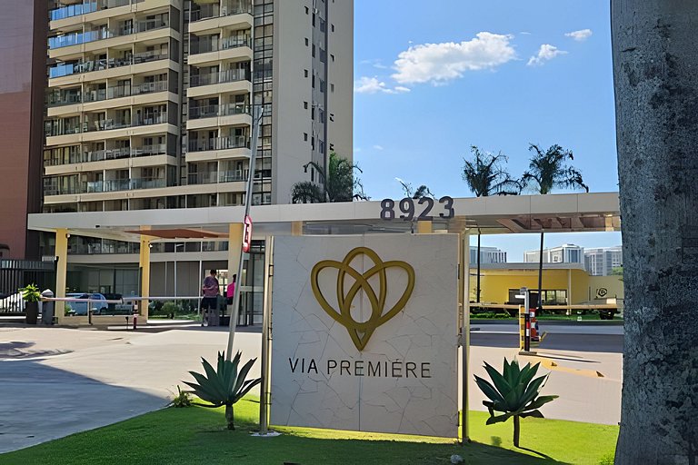 Apto na Barra com Cozinha e Garagem 1BL2