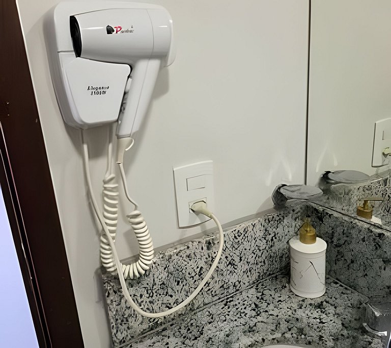 Suíte na Barra c/ Garagem e Self Check-in 114BL2