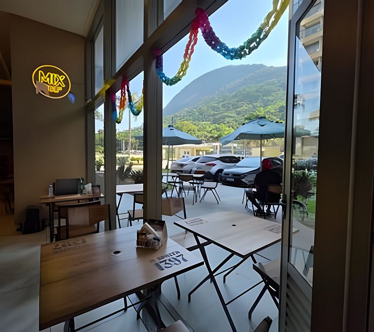 Suíte na Barra c/ Garagem e Self Check-in 114BL2