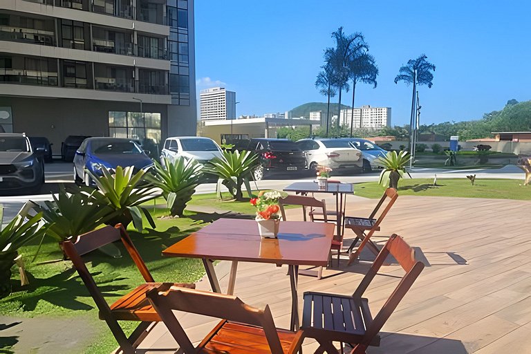 Apto na Barra com Cozinha e Garagem 5BL1