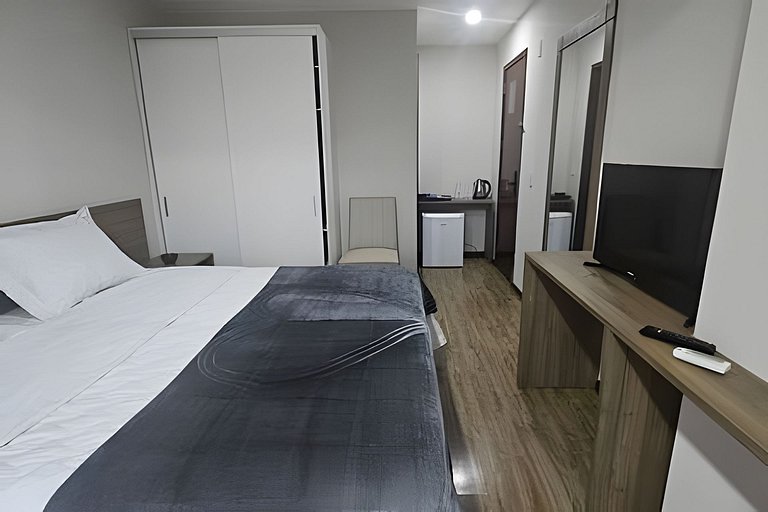 Suíte na Barra c/ Garagem e Self Check-in 122BL2