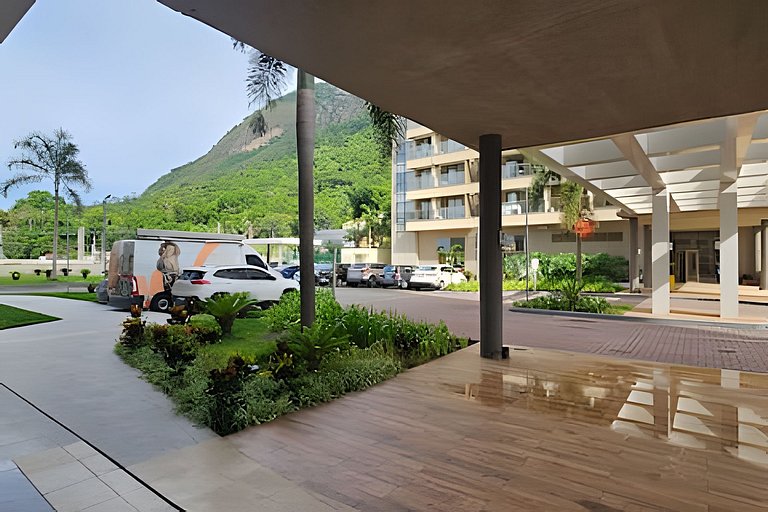 Suíte na Barra c/ Garagem e Self Check-in 122BL2