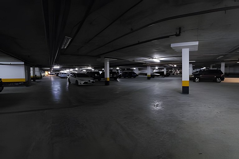Suíte na Barra c/ Garagem e Self Check-in 173BL2