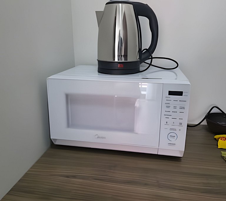 Suíte na Barra c/ Garagem e Micro-ondas 9BL1