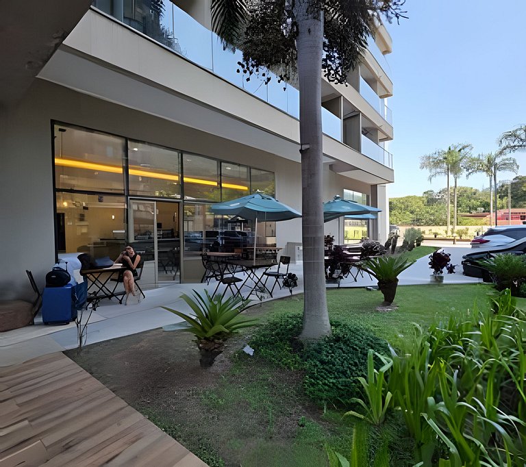 SUÍTE na Barra c/ Garagem e Micro-ondas 113BL2