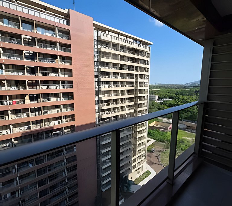 Suíte na Barra c/ Garagem e Micro-ondas 132BL1