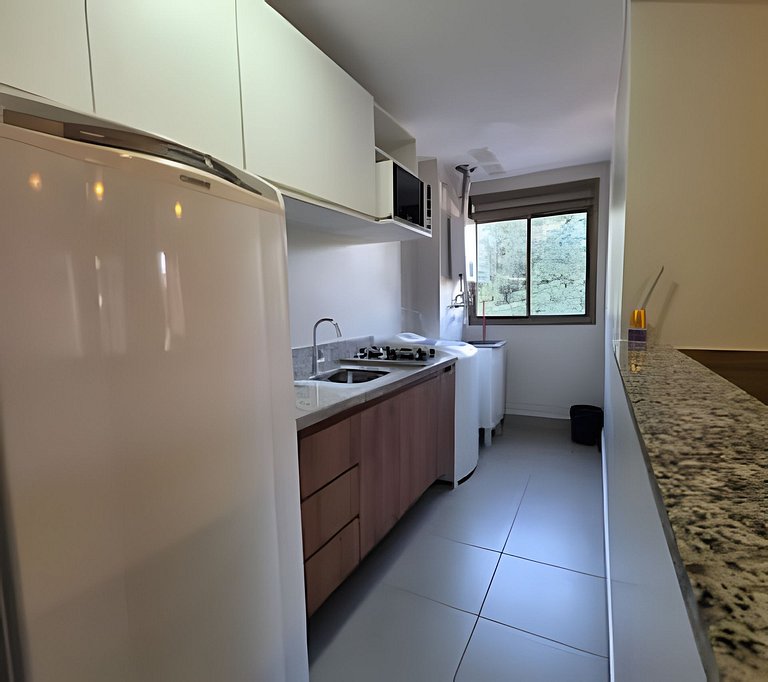 Apto na Barra com Cozinha e Garagem 1BL1