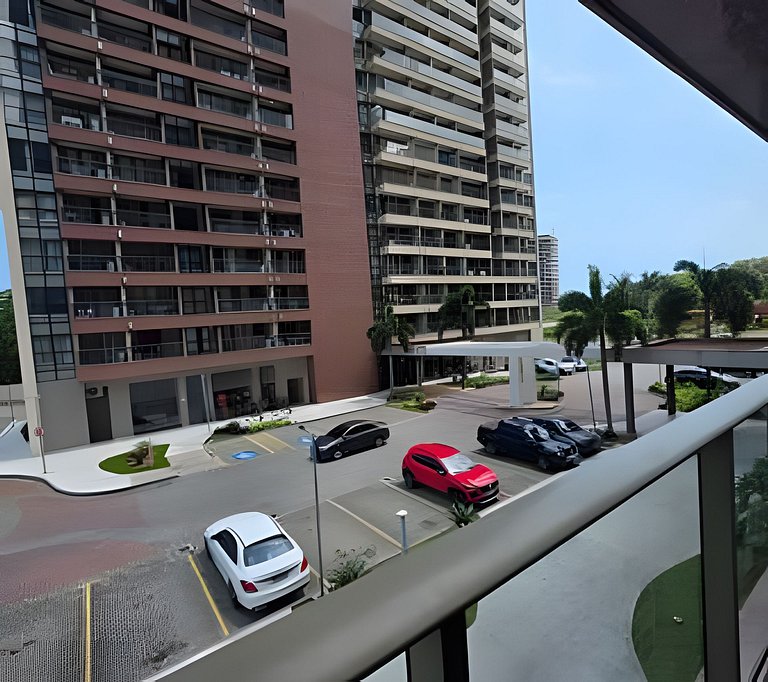 Apto na Barra com Cozinha e Garagem 1BL1