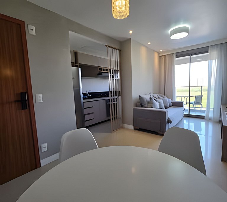 Apto na Barra com Cozinha, Garagem e TV 50" 5BL2