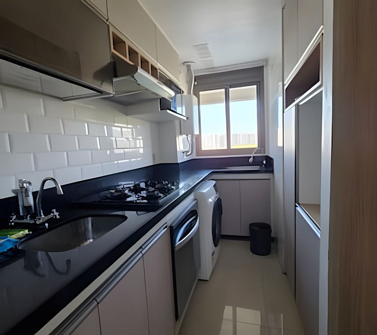 Apto na Barra com Cozinha, Garagem e TV 50" 5BL2