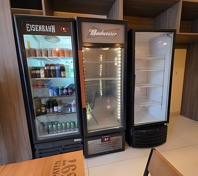 Apto na Barra com Cozinha, Garagem e TV 50" 5BL2
