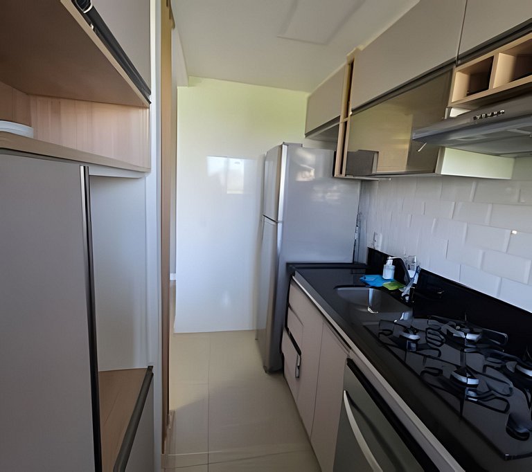 Apto na Barra com Cozinha, Garagem e TV 50" 5BL2