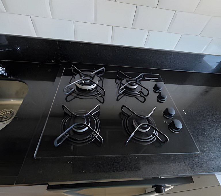 Apto na Barra com Cozinha, Garagem e TV 50" 5BL2