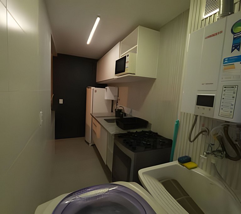 Apto na Barra com Cozinha, Garagem e TV 42" 161BL2