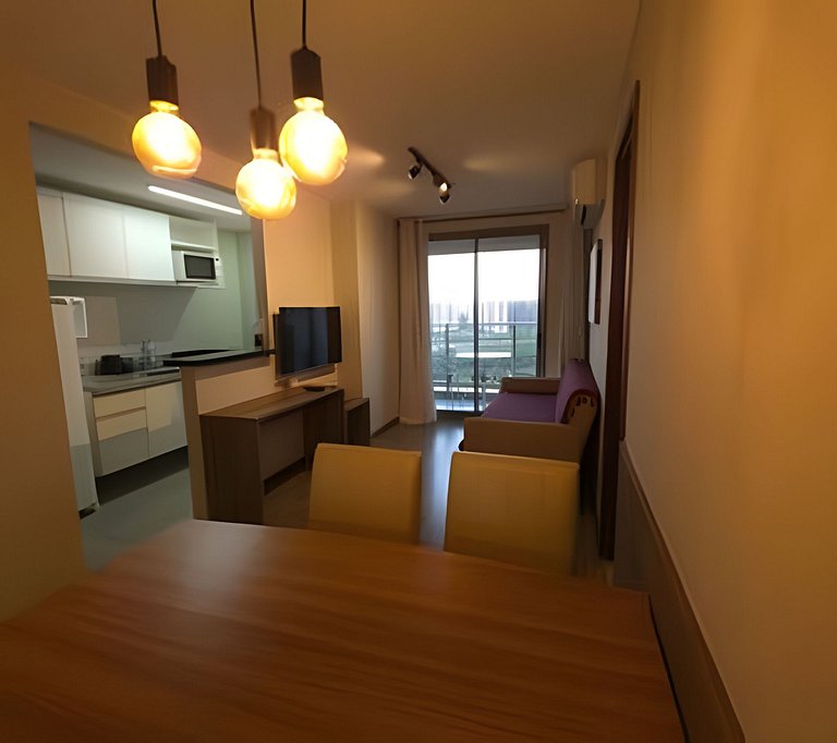 Apto na Barra com Cozinha, Garagem e TV 42" 161BL2