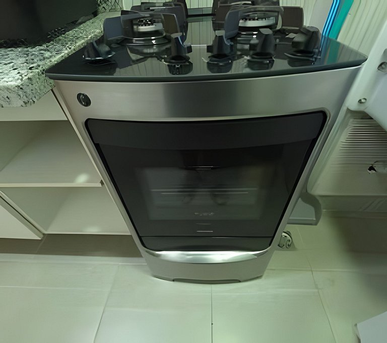 Apto na Barra com Cozinha, Garagem e TV 42" 161BL2
