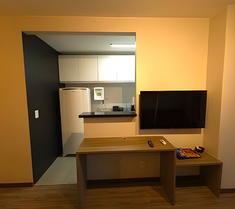 Apto na Barra com Cozinha, Garagem e TV 42" 161BL2