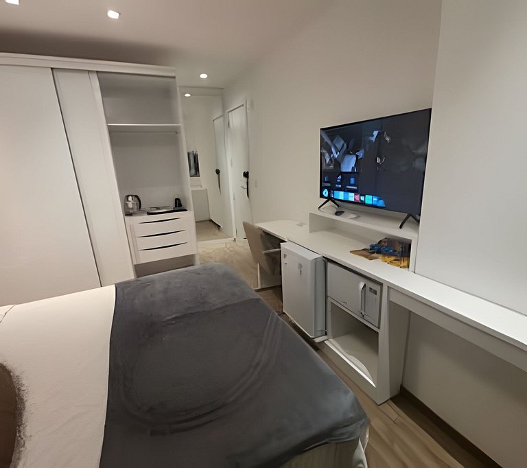Suíte na Barra Garagem Micro-ondas e TV 42" 153BL2
