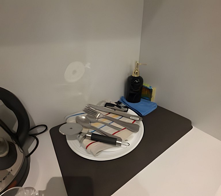 Suíte na Barra Garagem Micro-ondas e TV 42" 153BL2