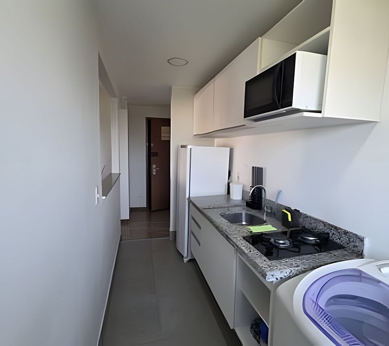 Apto na Barra com Cozinha e Garagem 132BL1